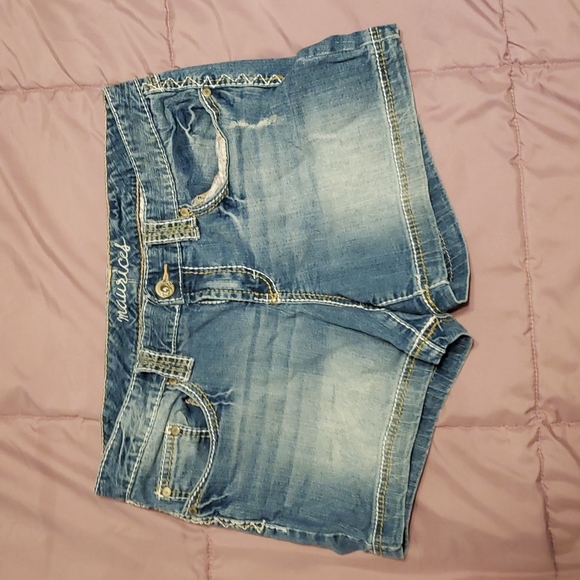 11/12 Maurices jean shorts - Picture 2 of 4